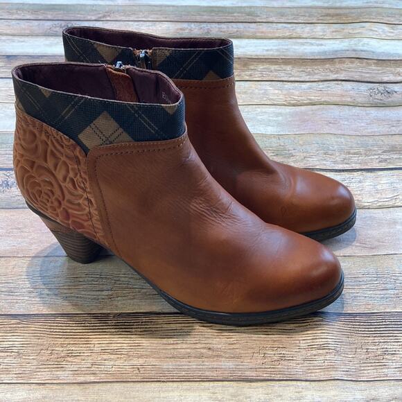 L' Artiste Esben Ankle Boot - Picture 1 of 6